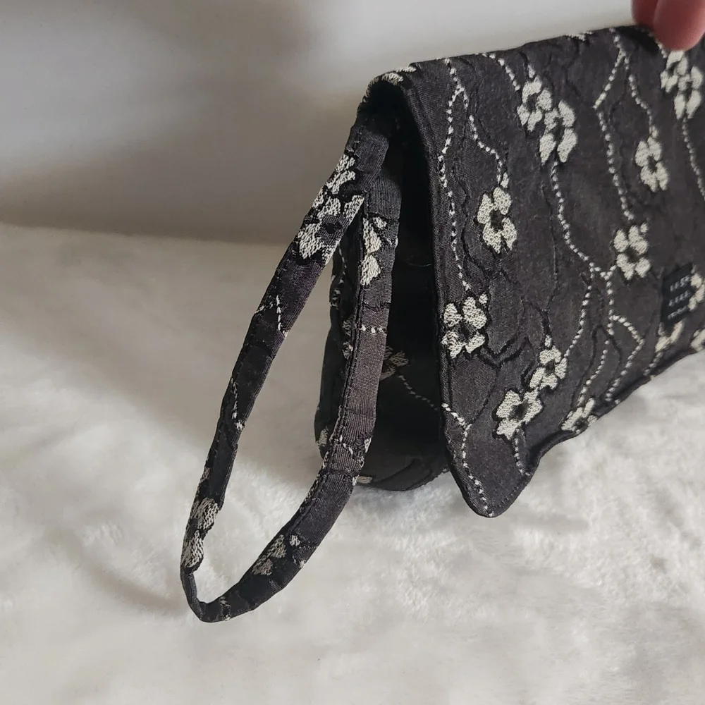Lisa Lill Studio Gray Black White Floral Flower Wristlet Clutch Handbag